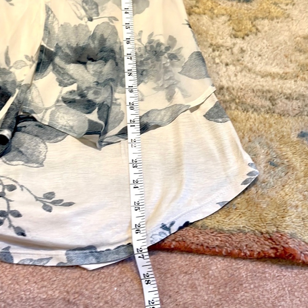 ⭐️ Lucky Brand Sheer Blue Floral Apron Front Blouse  Boho Lightweight Size XS - Picture 10 of 10